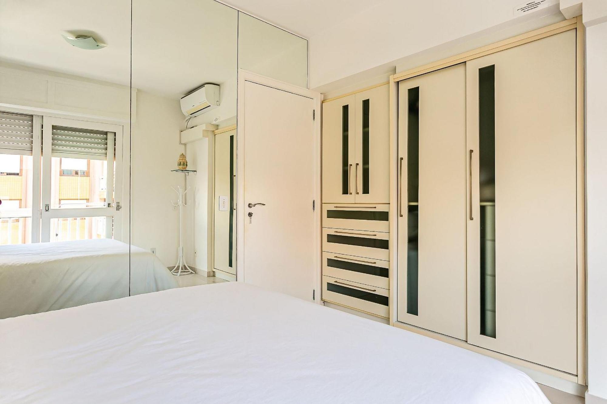 Apto C/ Sacada No Open Shopping Jurere Ibi307 Apartment