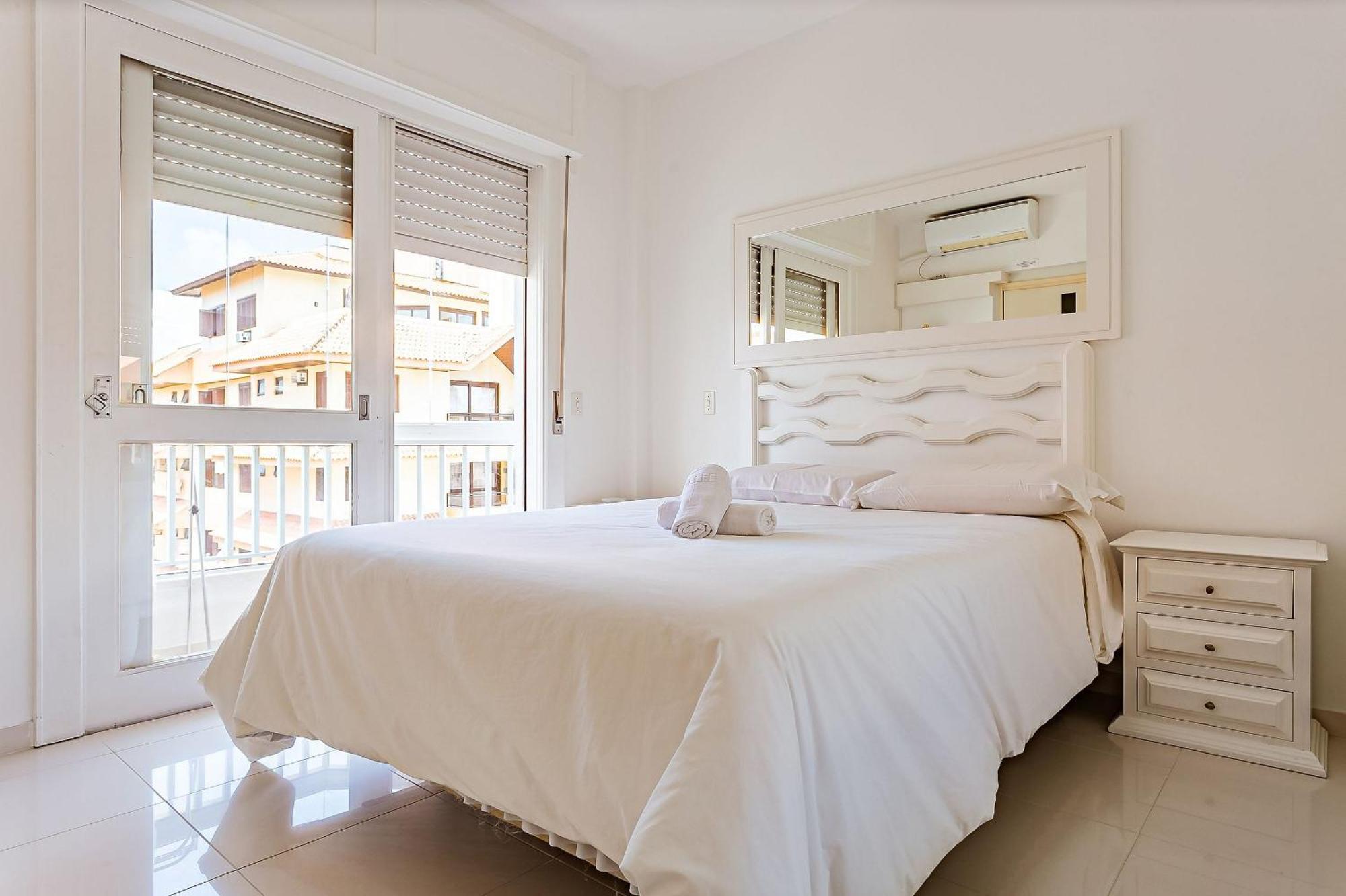 Apto C/ Sacada No Open Shopping Jurere Ibi307 Apartment